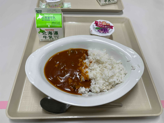 11.22 給食.JPG